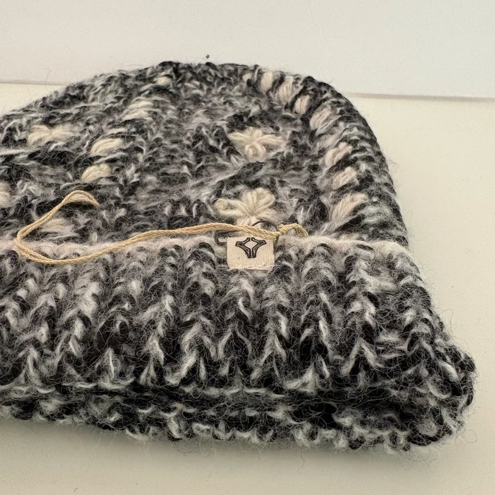 NWOT Free People Bsbee Handknit Beanie